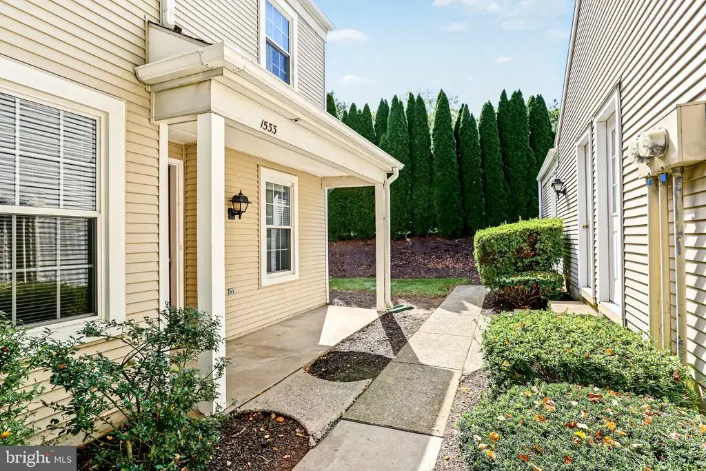 1533 Cambridge Ct, PALMYRA