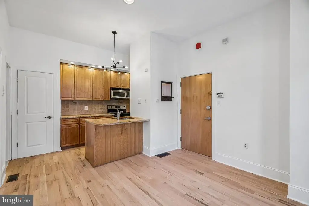 4900 Cedar Ave #1d, PHILADELPHIA