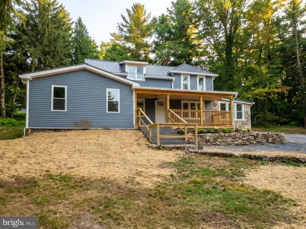 8080 Lincoln Way E, FAYETTEVILLE