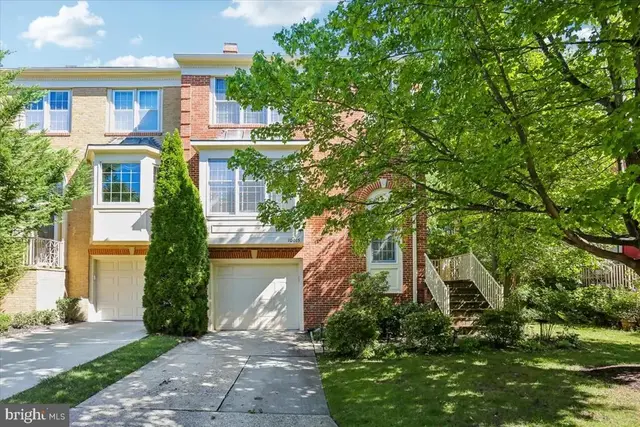 10015 Sterling Ter, Rockville
