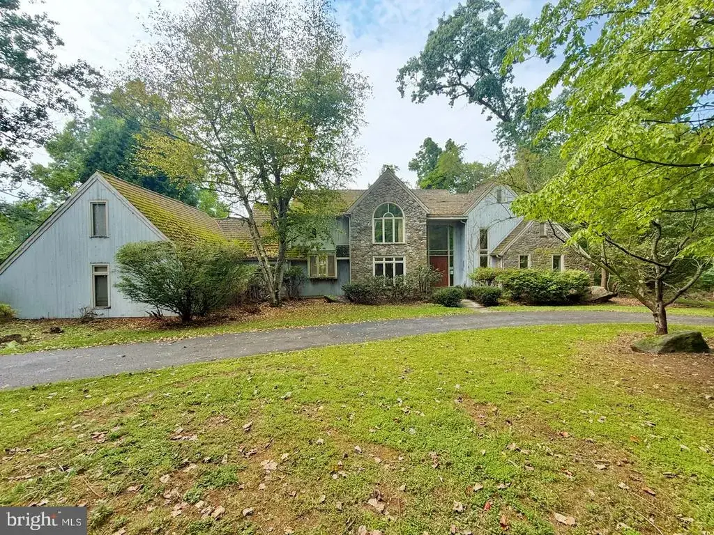 1271 Farm Rd, BERWYN
