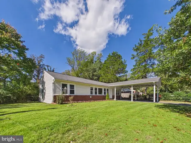 8317 Schultz Rd, Clinton