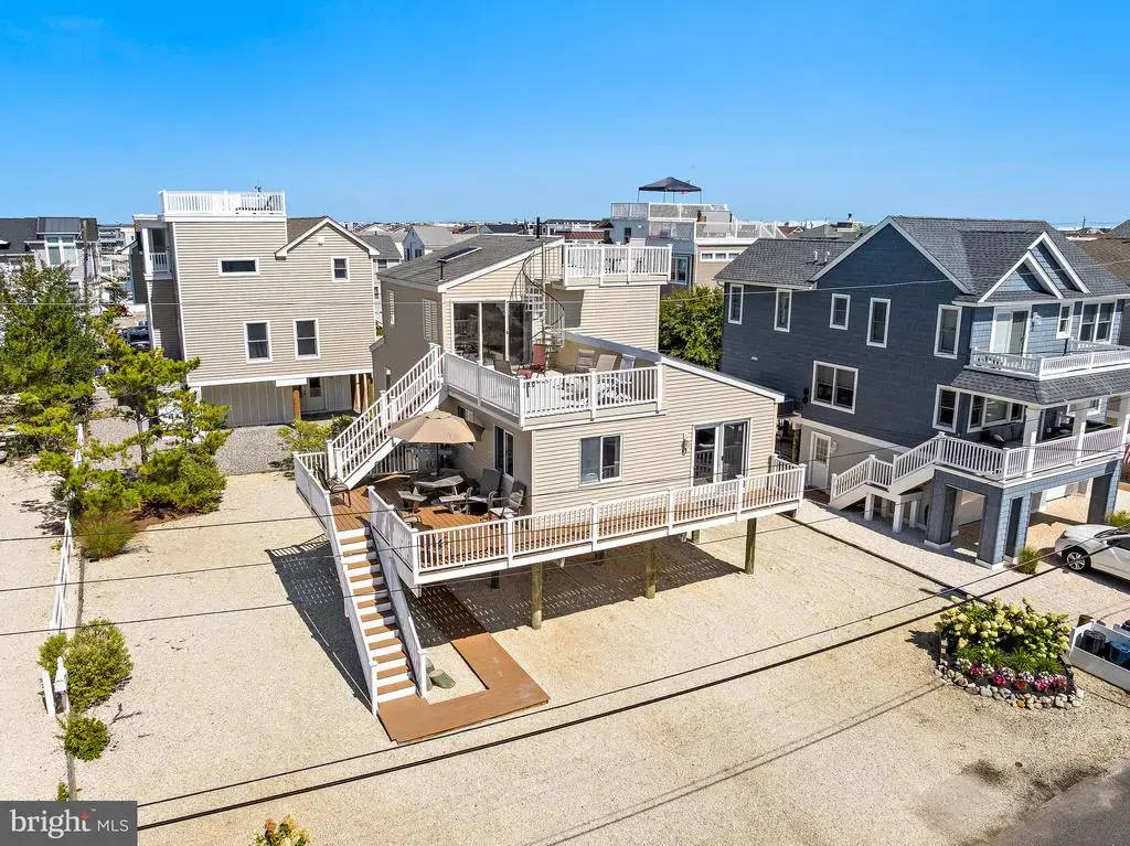 41 W Sand Dune Ln, LONG BEACH TOWNSHIP