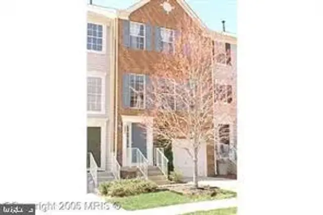2480 Rolling Plains Dr, Herndon