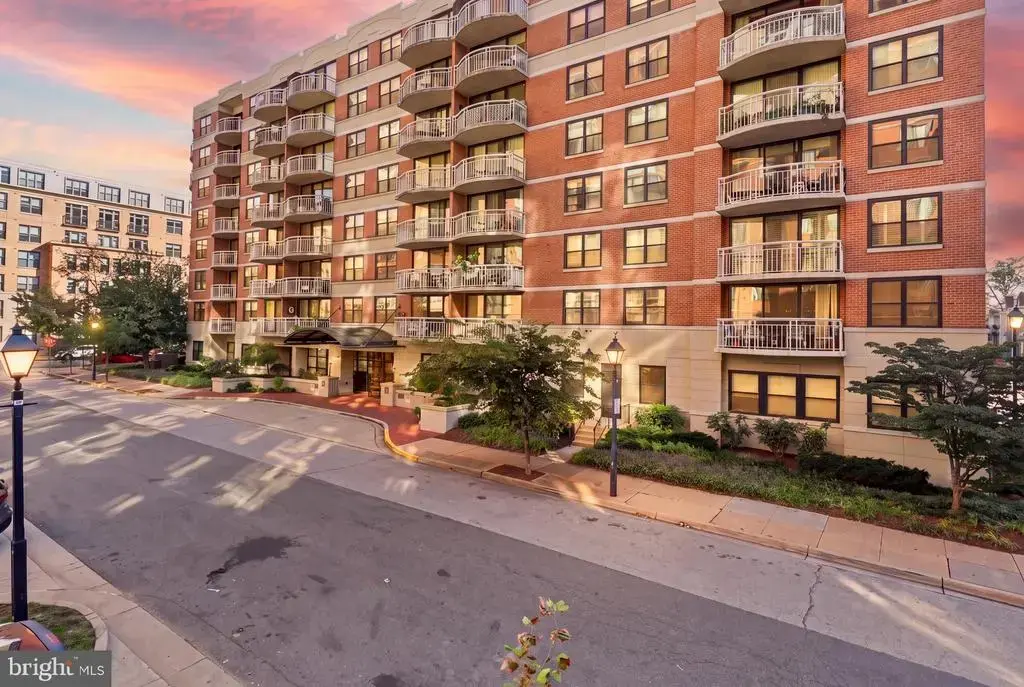 1200 Braddock Pl #206, ALEXANDRIA