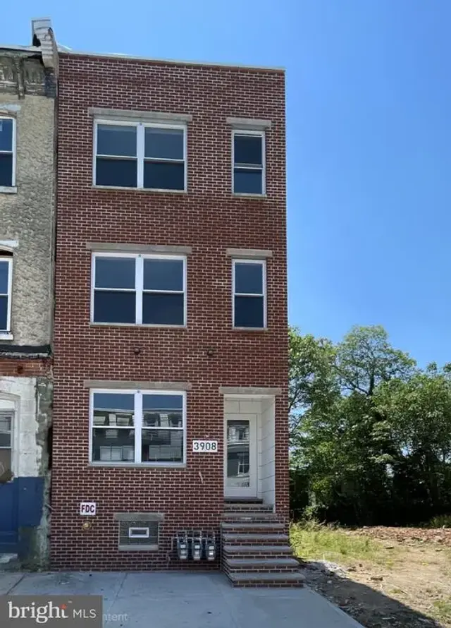 3908 Fairmount Ave, Philadelphia