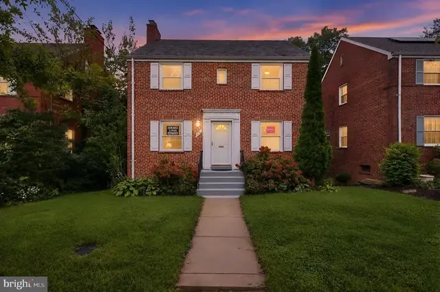 1671 Webster St Ne, Washington