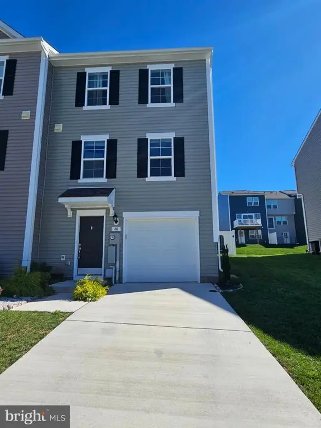 40 Clifton Mnr, FALLING WATERS