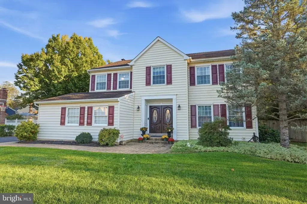 2093 E Wellington Rd, NEWTOWN