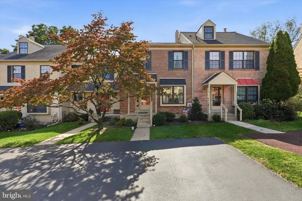 2026 Yorktown S, WEST NORRITON