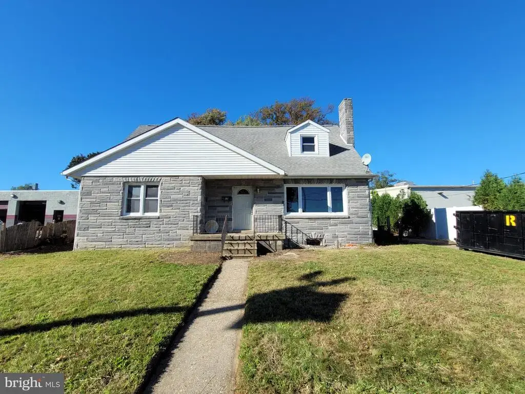 17 W Maple Ave, BELLMAWR