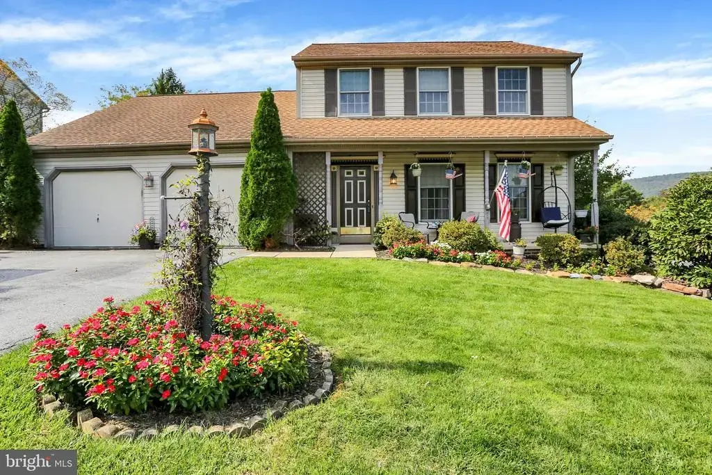 2416 Wicklow Dr, HARRISBURG