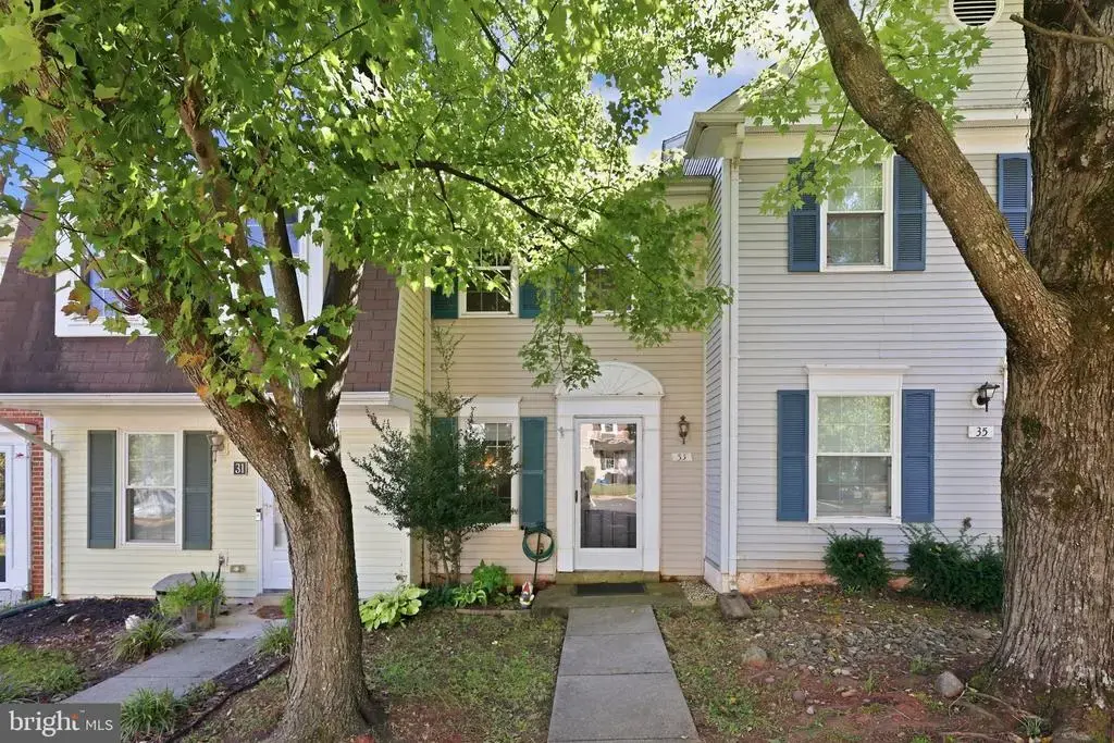 33 Alden Ct, STERLING