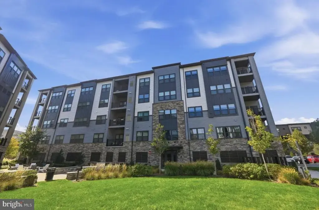 12875 Mosaic Park Way #4-d, HERNDON