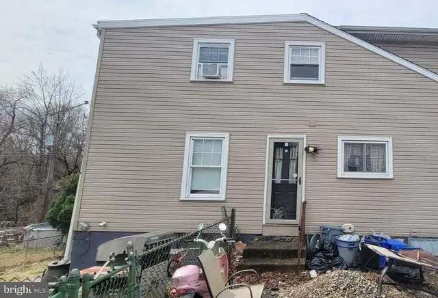 545 E Winona Ave E, Norwood