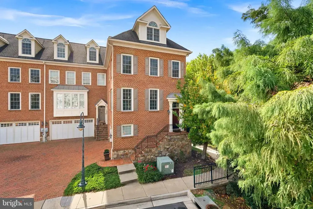 10695 Yorktown Ct, FAIRFAX