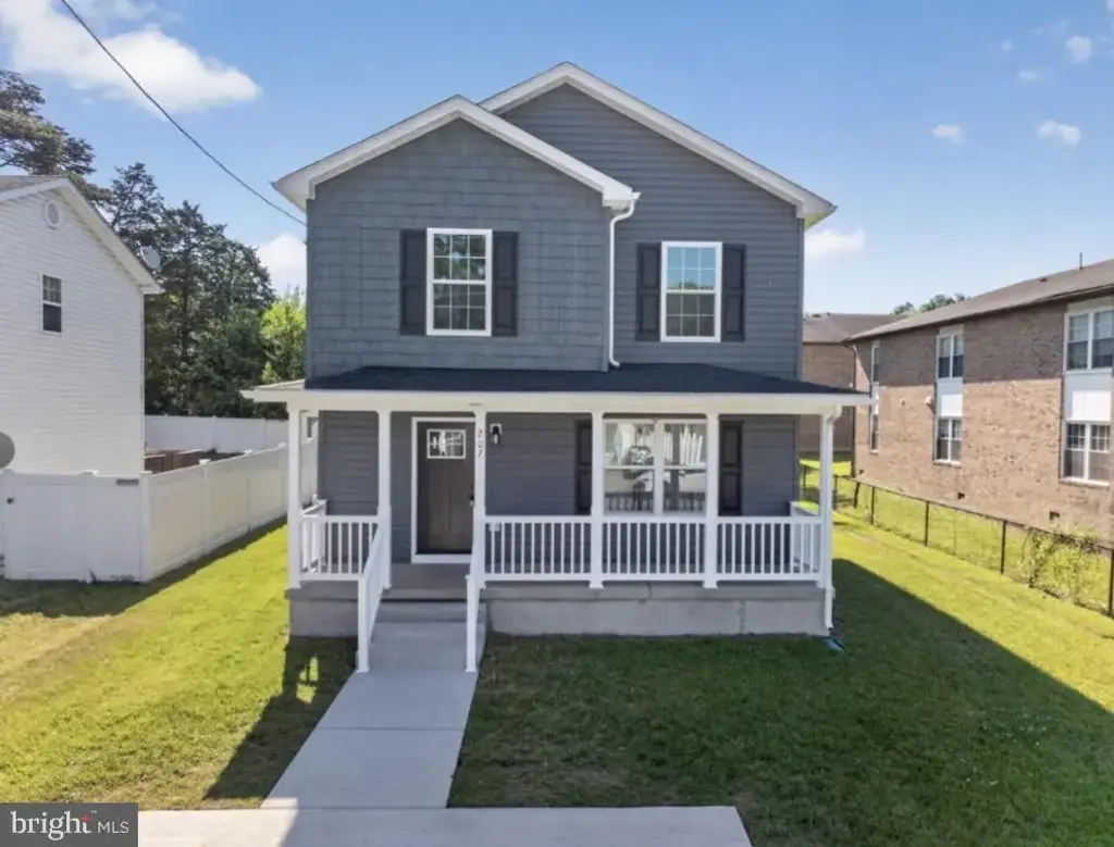 207 S Loudoun St, STRASBURG