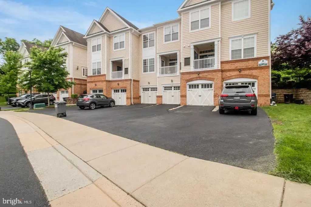 43935 Hickory Corner Ter #113, ASHBURN