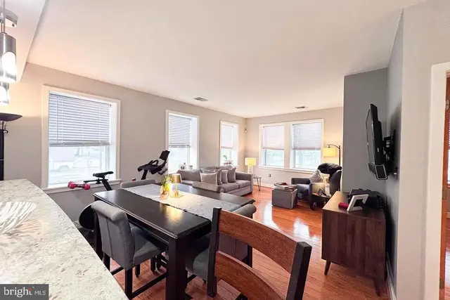 921 Butternut St Nw #201, Washington