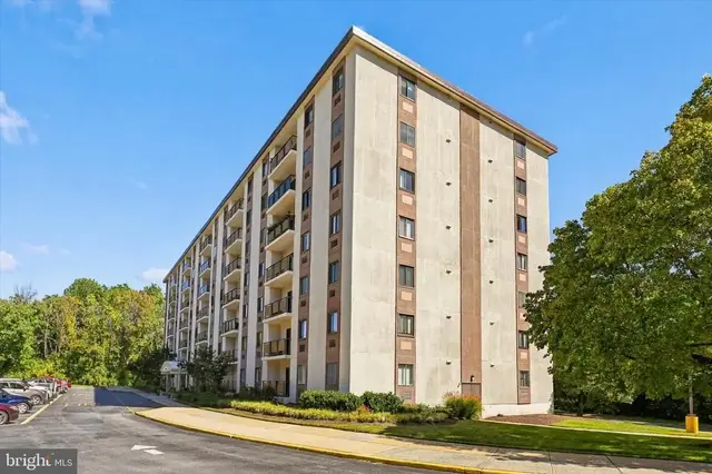 27205 Valley Run Dr #205, Wilmington