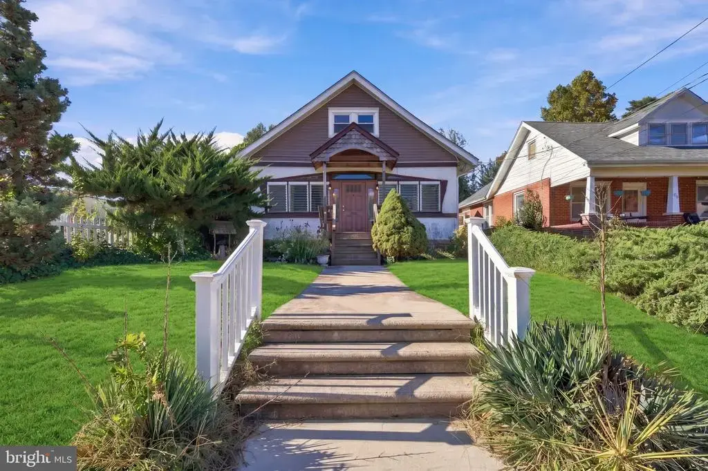 88 Manor Ave, OAKLYN