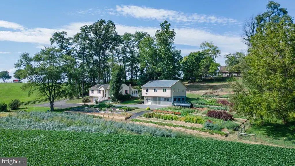 1166 W Penn Grant Rd, LANCASTER