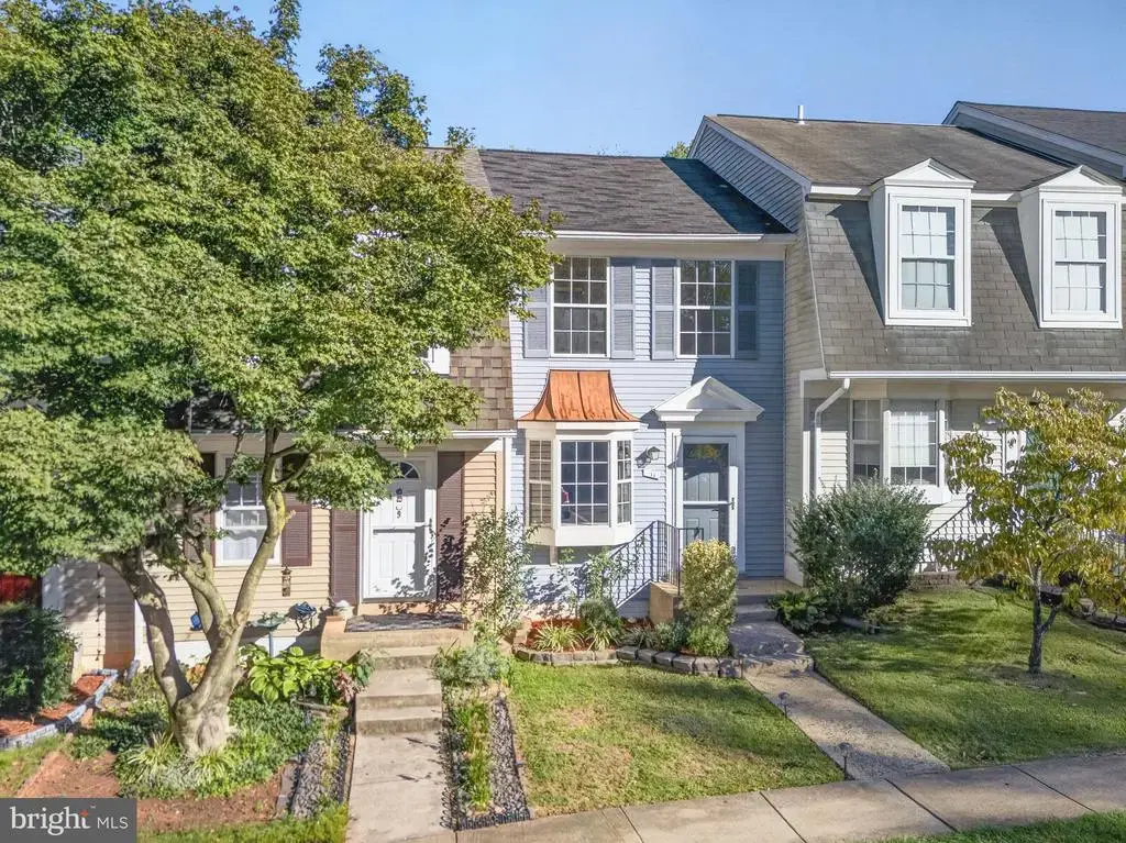 11 Wyatt Ct, STERLING