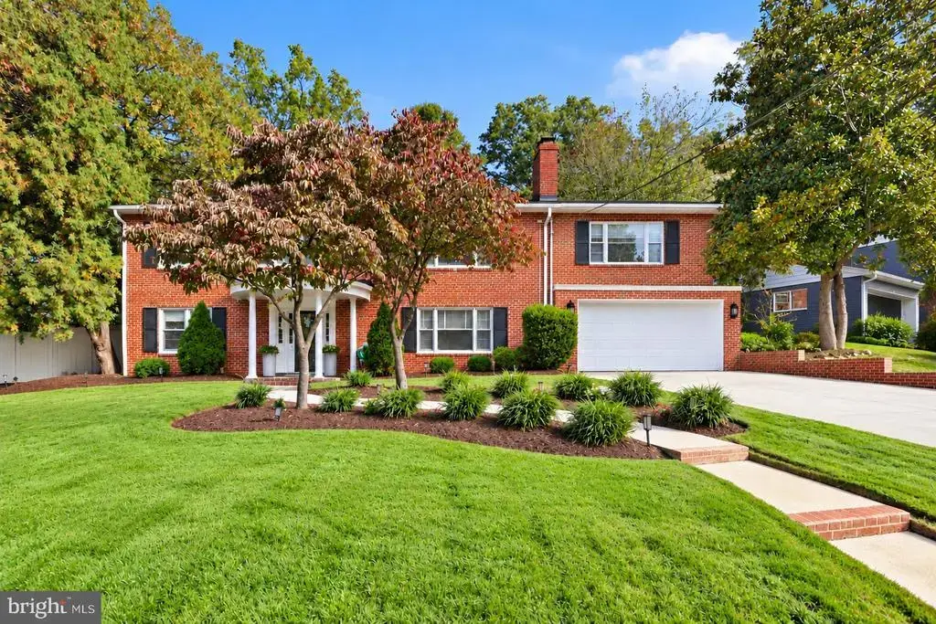 6250 Diamond Dr, FALLS CHURCH