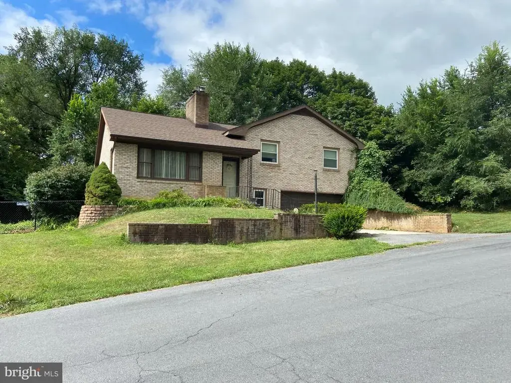 1507 W Race St, MARTINSBURG
