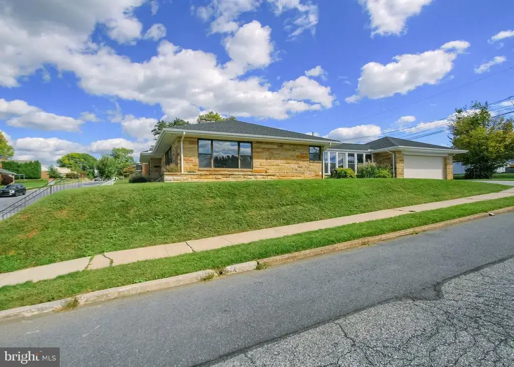 564 W Caracas Ave, HERSHEY