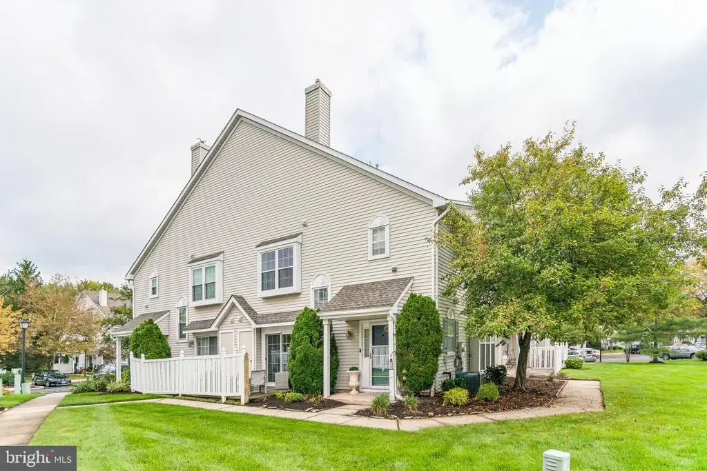 105 Oswego Ct #105, MOUNT LAUREL