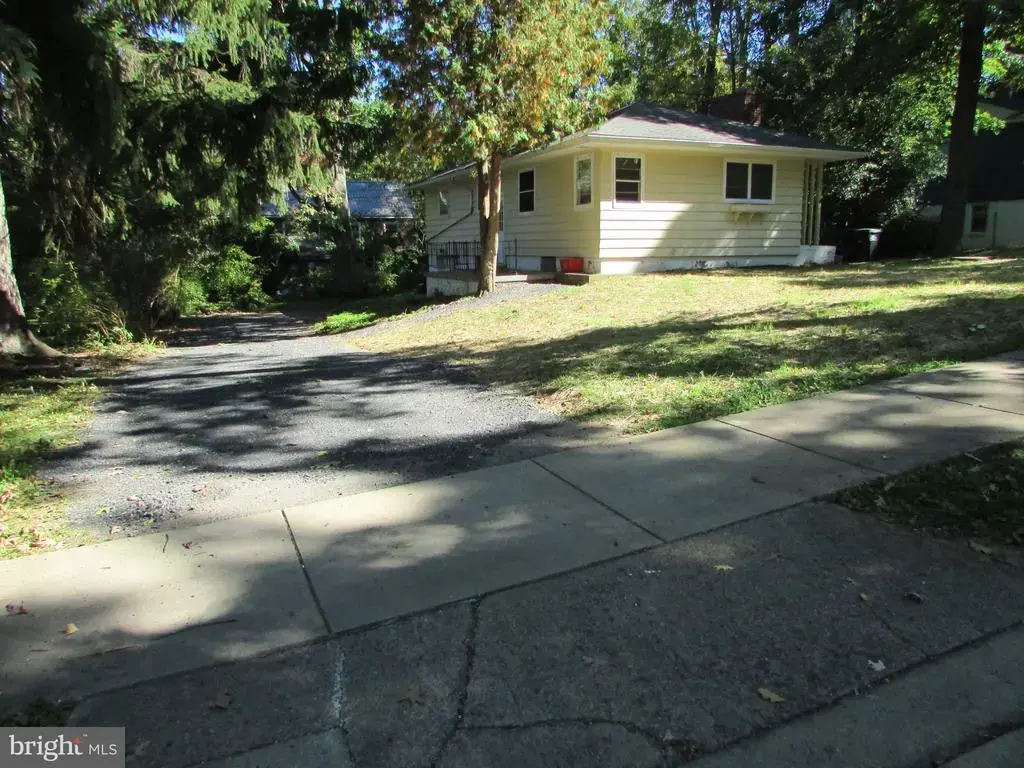 935 Taylor St, STATE COLLEGE