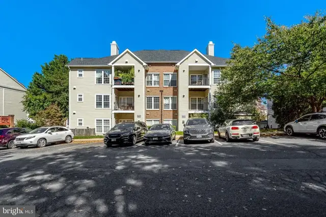 4127 Fountainside Ln #304, Fairfax