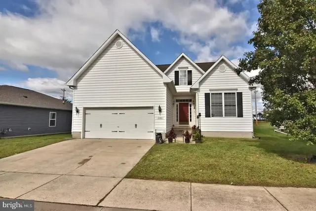114 Pond View Ln, Seaford