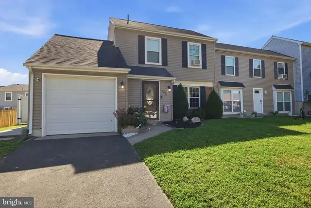 6691 Pickwick Ct, Bensalem