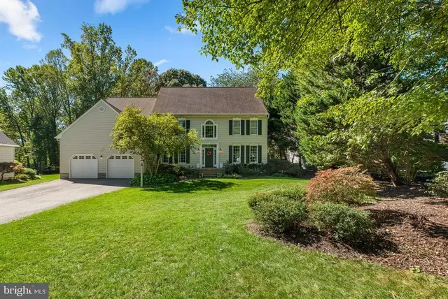 69 Simmons Ln, Severna Park