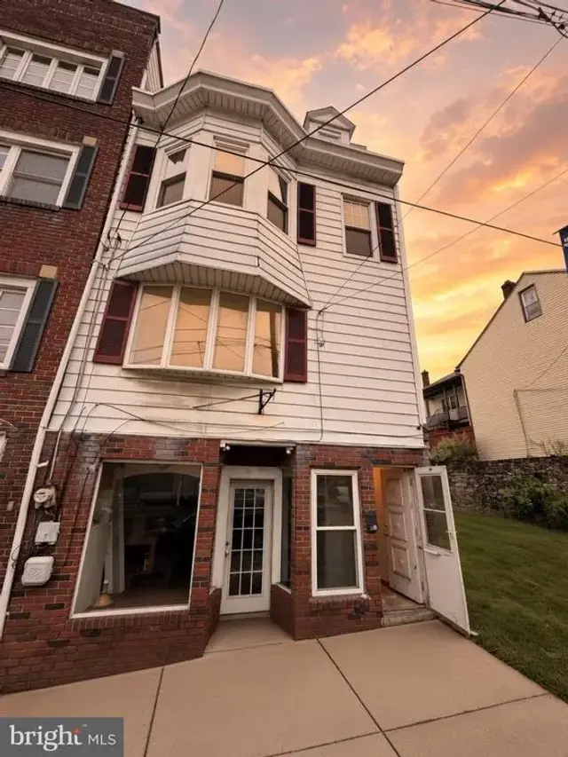 453 S Sunbury St, Minersville