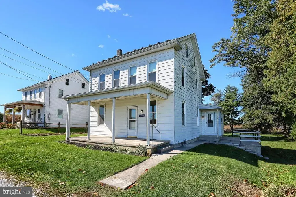 185 Village Dr, LEBANON