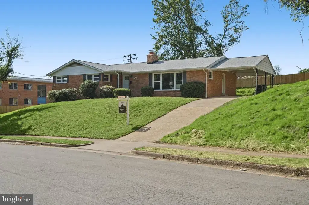 120 Longview Dr, ALEXANDRIA