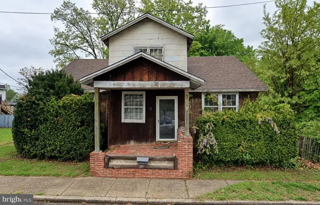 15 E 3rd St, BURLINGTON
