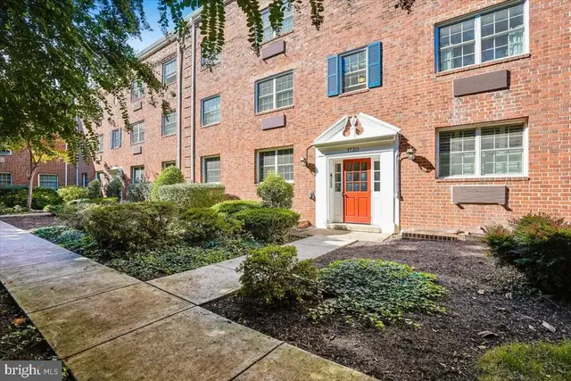 1730 W Abingdon Dr #t-2, Alexandria