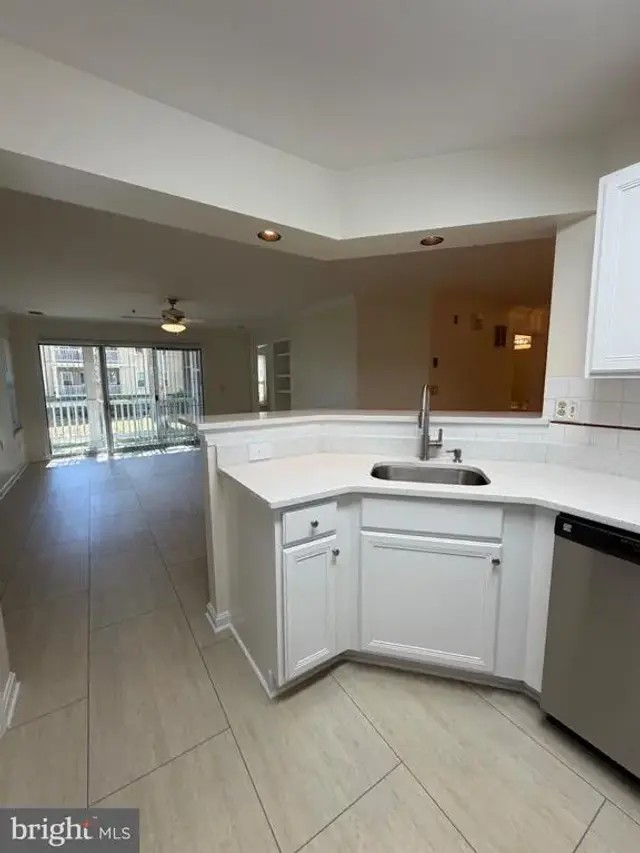 13100 Millhaven Pl #10-j, Germantown