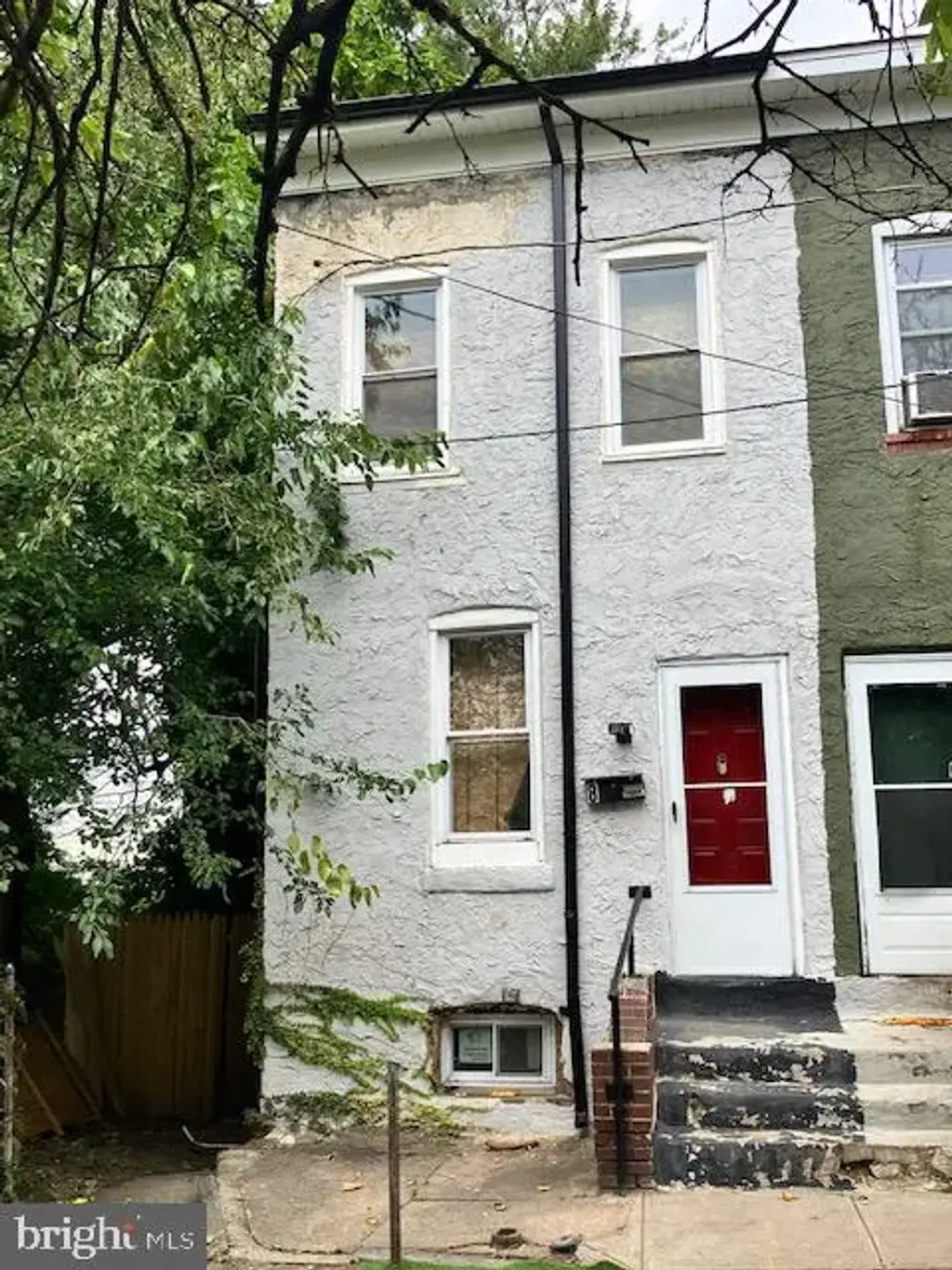 8 Lansing Aly, TRENTON