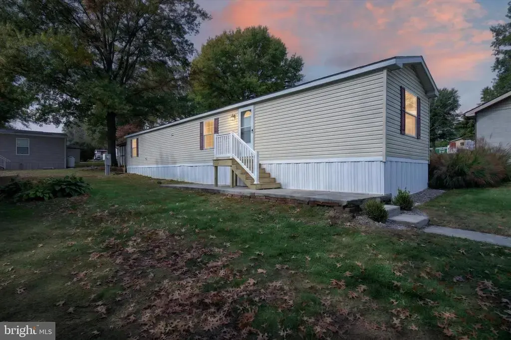 135 David Dr, MIDDLETOWN