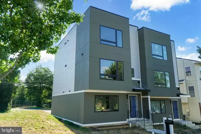 1004 50th Pl Ne, Washington