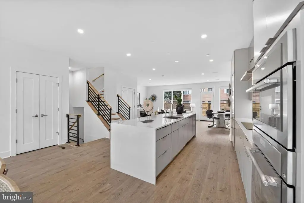 5348 Zenith Olook, BETHESDA