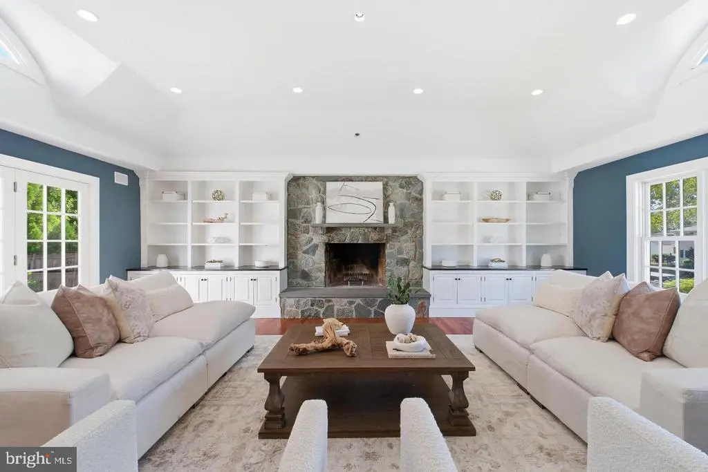 1337 Kingston Ave, ALEXANDRIA