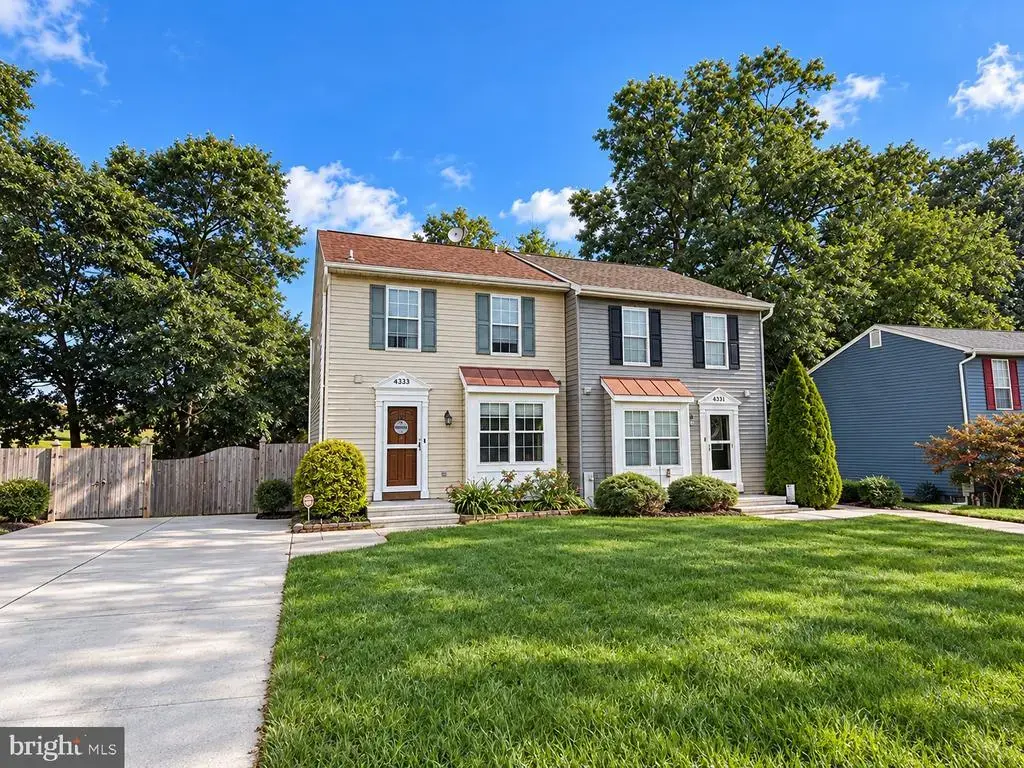 4533 N Woods Trl, HAMPSTEAD