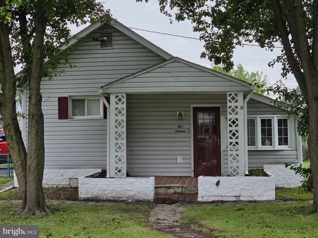 516 Oakwood Rd, Glen Burnie