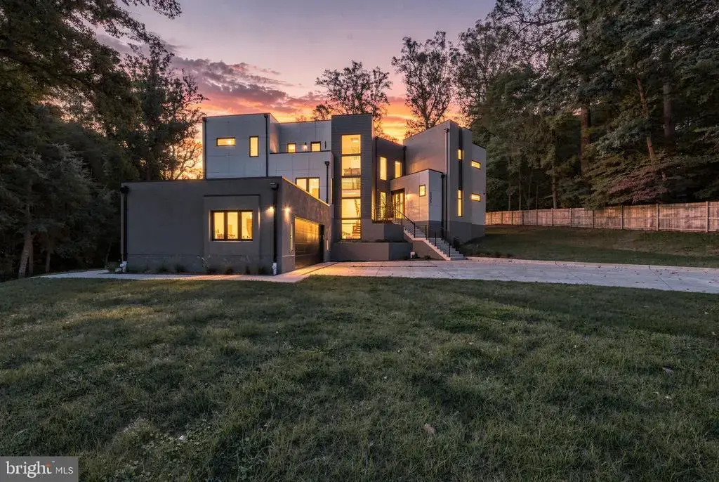 3525 Glenbrook Rd, FAIRFAX